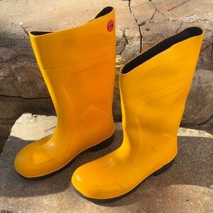 Dunlop Men’s Bright Yellow Steel Toe Rain Boots